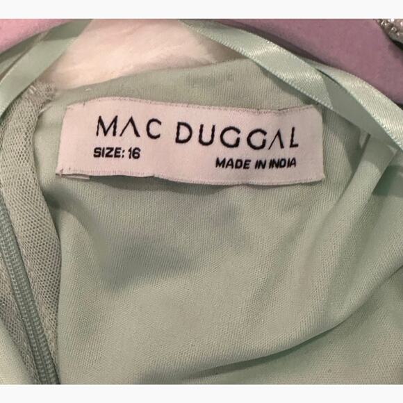 Mac Duggal  Green Chiffon Gown w/ Fully Beaded 3/4 Sleeves Size 16 - Picture 16 of 16